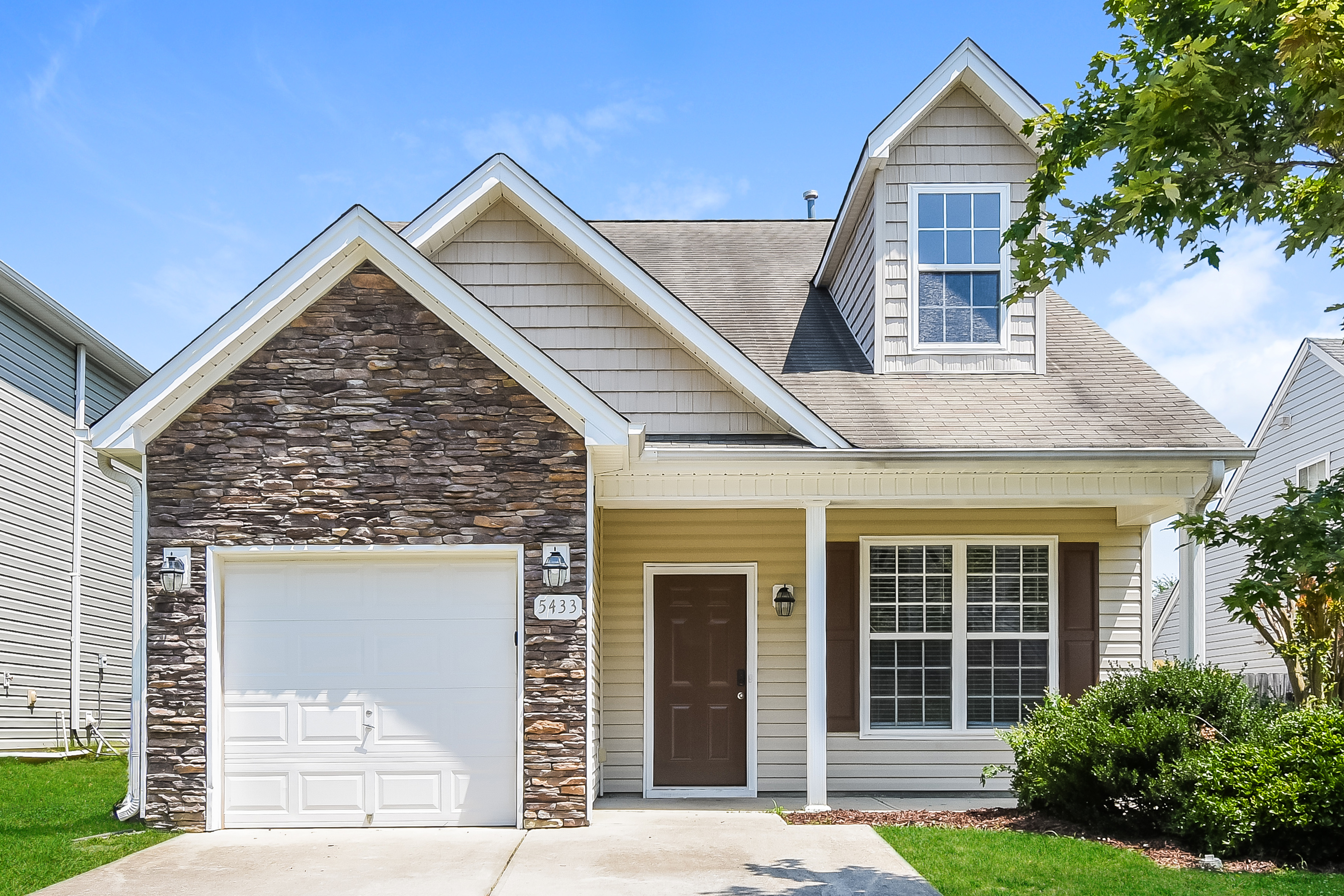 5433 Sky Hill Dr GREENSBORO, NC 27301